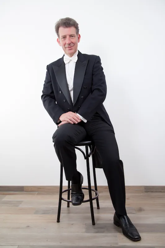 JUAN MANUEL ALONSO DIRECTOR